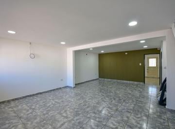Casa · 131m² · 5 Ambientes · 1 Cochera · Casa en Venta - Melchor Romero