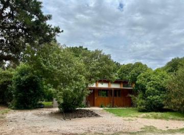 Casa · 187m² · 8 Ambientes · Venta de 2 Casas 8 Ambientes Barrio Quequén Chico