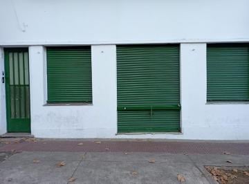 Local comercial · 95m² · 2 Ambientes · Local y Depto 2 Amb.95 m² Depto Para Reciclar
