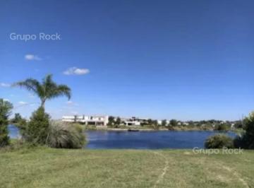 Terreno · 924m² · Hermoso Lote a La Laguna en Barrio Cerrado San Matias