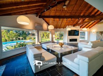 Casa · 511m² · 10 Ambientes · 4 Cocheras · Casa en San Diego