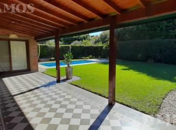 Casa · 217m² · 7 Ambientes · 6 Cocheras · Venta Casa en Country La Delfina