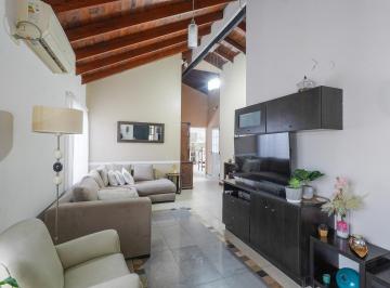 Casa · 174m² · 4 Ambientes · 1 Cochera · Impecable Casa 4 Ambientes Parque Quincho Lanus