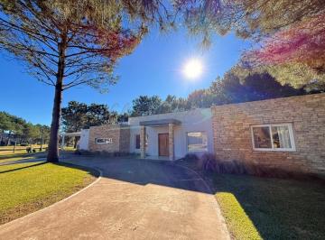 Casa · 254m² · 6 Ambientes · Casa en Venta - La Herradura Pinamar
