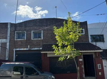 Bodega-Galpón · 300m² · 3 Cocheras · Venta Galpón de 10 X 30 con Entre Piso en San Fernando