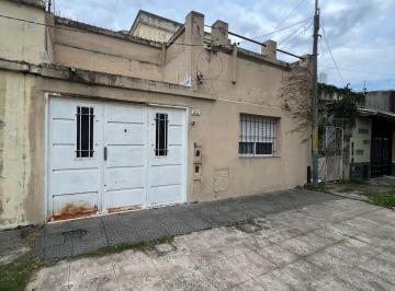 Casa de 3 ambientes, Rosario · 2 Dorm. y Patio en Zona Norte