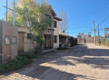 Casa · 209m² · 4 Ambientes · 2 Cocheras · Venta de Casa en Dorrego