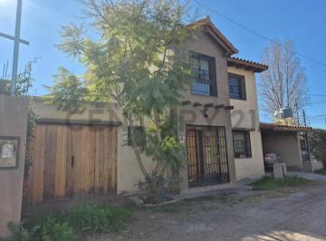 Casa · 209m² · 4 Ambientes · 2 Cocheras · Venta de Casa en Dorrego