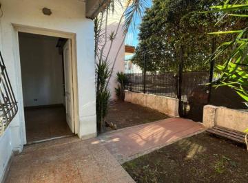 PH de 4 ambientes, Morón · PH en Planta Baja con Disposición Al Frente, Ubicado en Morón Sur.