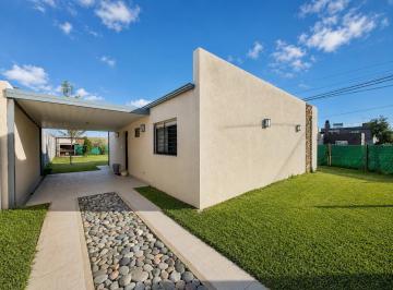 Casa · 93m² · 4 Ambientes · 2 Cocheras · Venta - Casa 3 Dorm. Funes