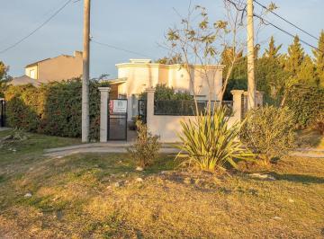 Casa · 100m² · 3 Ambientes · 1 Cochera · Casa en Venta en Barrio Los Horneros!