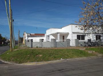Casa · 110m² · 30 Ambientes · 2 Cocheras · Casa en Pilar Centro