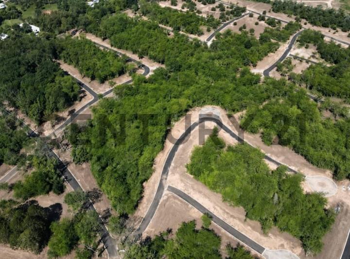 Terreno · 637m²