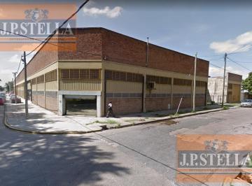 Bodega-Galpón · 7200m² · Galpón Industrial - 7.200 m² Cub. - Oficinas - Baños - Vestuarios - Salida a 3 Calles - San Justo