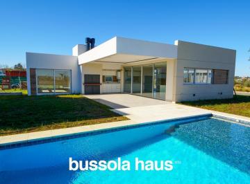 Casa · 140m² · 4 Ambientes · 2 Cocheras · Casa a La Venta Barrio Nativas Puertos Escobar