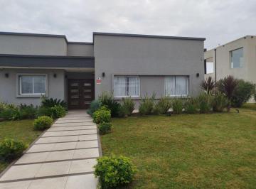 Casa de 4 ambientes, Esteban Echeverría · Casa - Alquiler - Lagos de Canning II