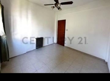 Departamento · 81m² · 4 Ambientes · Departamento de 3 Dorm. en Venta