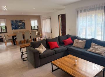 Casa · 183m² · 5 Ambientes · 1 Cochera · Casa - Venta - 3 Dorm. - B° Altos del Challao - Challao - Las Heras - Mendoza