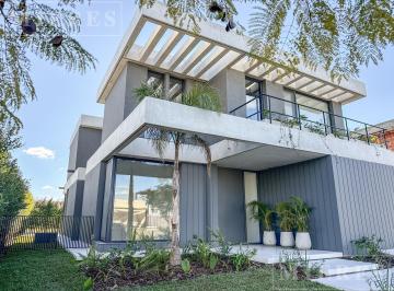 Casa · 526m² · 6 Ambientes · 3 Cocheras · Casa en Venta en Castaños, Nordelta