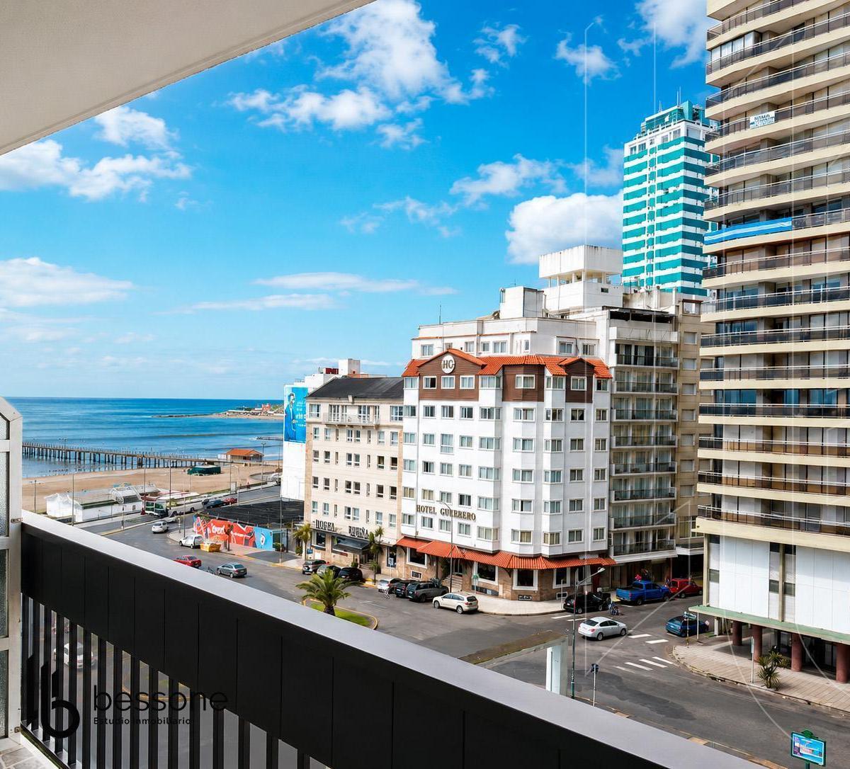 Excelente departamento de 2 ambientes con vista lateral al mar