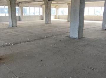 Oficina comercial · 660m² · Oficina de 660 m² en Alquiler en Pea