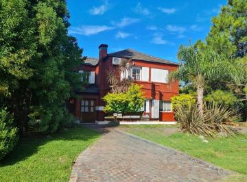 Casa · 180m² · 6 Ambientes · 1 Cochera · Casa 6 Ambientes en Venta en Canning con Pileta