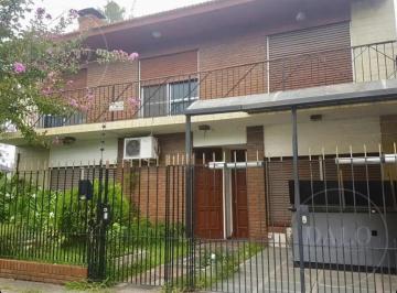 Casa · 210m² · 6 Ambientes · 1 Cochera · Oportunidad Casa en Venta Apto Credito (Próxima a Escriturar)
