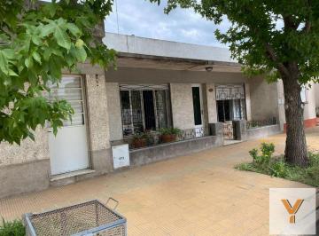 Casa · 170m² · 5 Ambientes · 2 Cocheras · Casa en Venta - 3 Dorm. 1 Baño - Cochera - 1.200 m² - Junín
