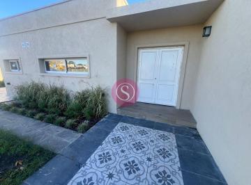 Casa · 145m² · 5 Ambientes · 1 Cochera · Casa en Venta en Santo Tomas, Derqui, Pilar
