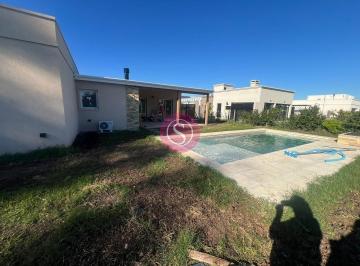 Casa · 145m² · 5 Ambientes · 1 Cochera · Casa en Venta en Santo Tomas, Derqui, Pilar