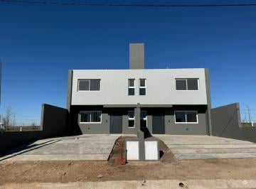 Casa · 180m² · 3 Dormitorios · 2 Cocheras · Duplex en Venta 3 Dorm Terreno Super Amplio Docta Parque