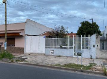 Casa · 146m² · 3 Ambientes · 2 Cocheras · Venta de Lote / Terreno en San Justo, Inversores Escucha Ofertas!