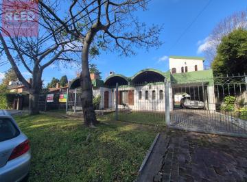 Casa · 310m² · 5 Ambientes · 3 Cocheras · Casa en Importante Lote en Santa Rita
