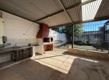 Casa · 137m² · 4 Ambientes · 2 Cocheras · Venta Casa 2 Dorm Patio Quincho Barrio Dean Funes