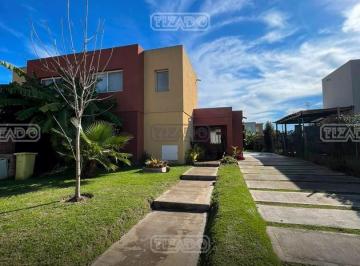 Casa · 80m² · 4 Ambientes · 1 Cochera · Casa en Venta en Villanueva, Tigre, G. B. a. Zona Norte