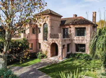 Casa · 233m² · 4 Ambientes · 4 Cocheras · Casa en Venta en La Matera, Ayres de Pilar