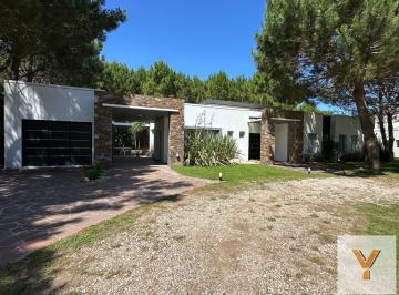 Casa · 300m² · 5 Ambientes · Casa en Venta - 4 Dorm. 4 Baños - Pinamar