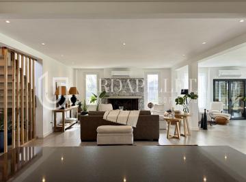 Casa · 305m² · 5 Ambientes · 2 Cocheras · Casa en Venta en Azzurra