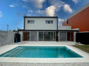 Casa de 5 ambientes, La Plata · Casa 3 Dorm. Parque - Parrilla - Pileta