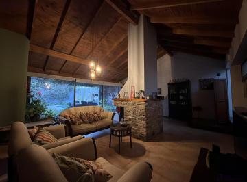 Casa · 230m² · 7 Ambientes · 2 Cocheras · Casa/3 Hab/3 Baños/piscina