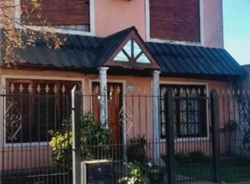 Casa · 150m² · 5 Ambientes · 1 Cochera · Casa en Venta en Pilar Centro