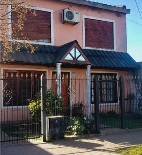 Casa · 150m² · 5 Ambientes · 1 Cochera