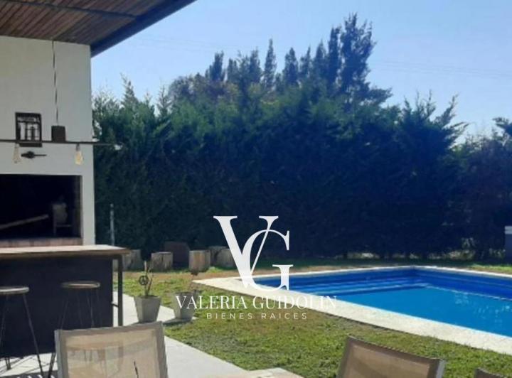 Casa · 176m² · 5 Ambientes · 2 Cocheras
