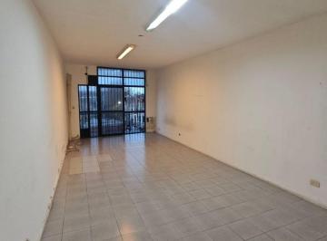 Departamento de 1 ambiente, Avellaneda · Monoambiente Amplio en Alquiler con Balcón en Avellaneda Centro