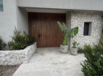 Casa de 4 ambientes, Moreno · Impecable Casa Moderna de 250 m² en Barrio Privado Weston – Excelente Categoría