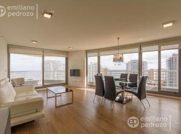 Departamento · 79m² · 3 Ambientes · 1 Cochera · Venta Apartamento 2 Dorm. en Suite Playa Mansa Punta del Este