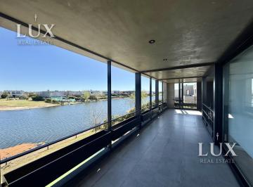 Casa · 219m² · 5 Ambientes · 3 Cocheras · Casa a La Laguna en Ceibos Puertos del Lago