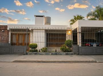 Casa de 3 ambientes, Córdoba · Inmobiliaria Vende Casa de 3 Dorm.
