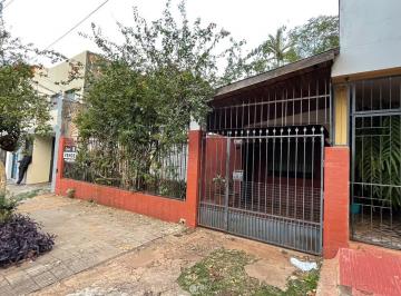 Casa · 250m² · 4 Ambientes · 1 Cochera · Cf1390 - Casa Céntrica a Refaccionar - 3 Dorm.