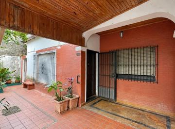 Casa · 250m² · 4 Ambientes · 1 Cochera · Cf1390 - Casa Céntrica a Refaccionar - 3 Dorm.